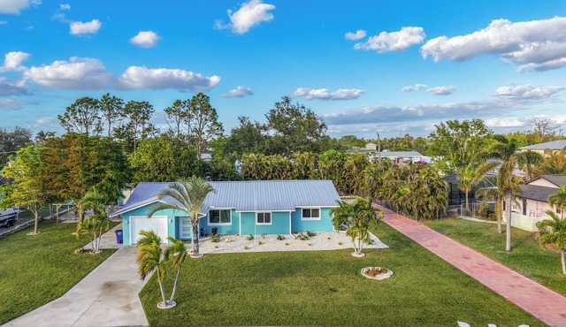 Bring Your Boat! Updated Home Close to 3 Beaches