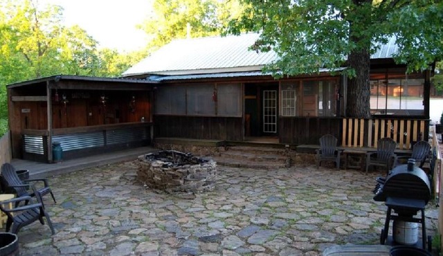 Bring your family and enjoy the comforts of the Ozarks at Bear Crossing Cabin