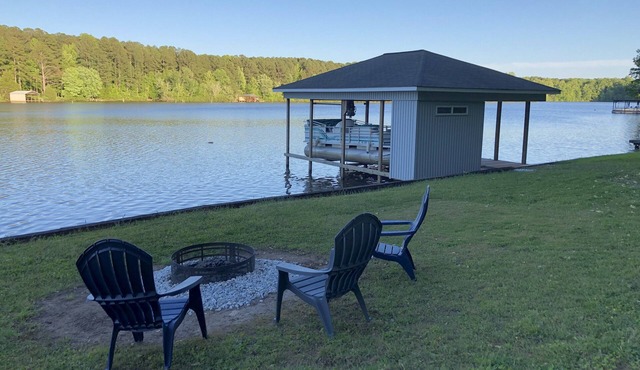 Bring your friends and family together at Lake Gaston 6BR/4B- Kayaks Included