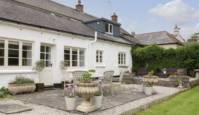 BRIONY, romantic, character holiday cottage in Okehampton