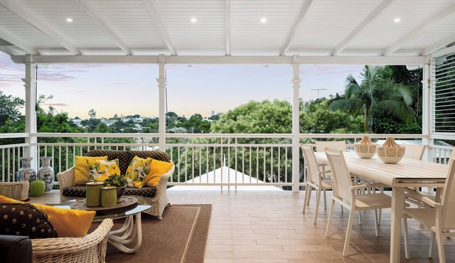 Brisbane Paddington 3-bedroom luxury house. Walk to restaurants, bars & shopping