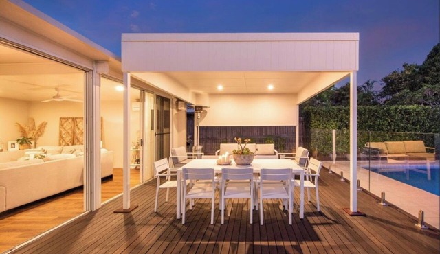 Brisbane Palm Springs - FAST WIFI - Resort style pool - Pet Friendly