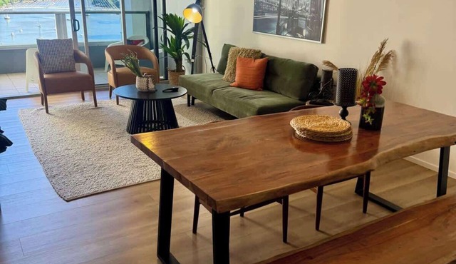 Brisbane Skyline Escape - 3 Bedroom with River Views