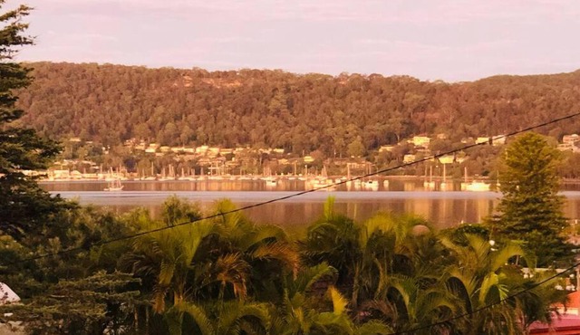 Brisbane waters cottage at Point Clare NSW