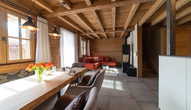Brisi 4-room chalet near the mountain railways