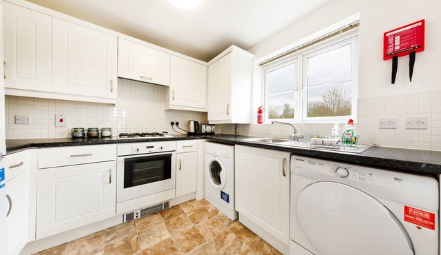 Bristol Apartment with Parking