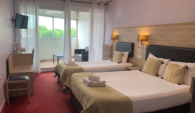 Brit Hotel Bleu Nuit