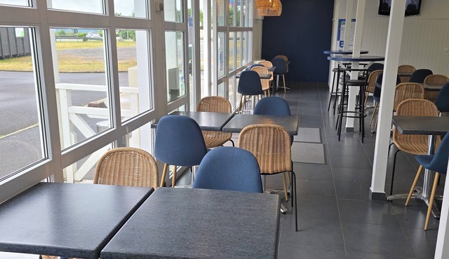 Brit Hotel Essentiel Poitiers – Gare du Futuroscope