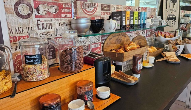 Brit Hotel Essentiel Pau Lescar