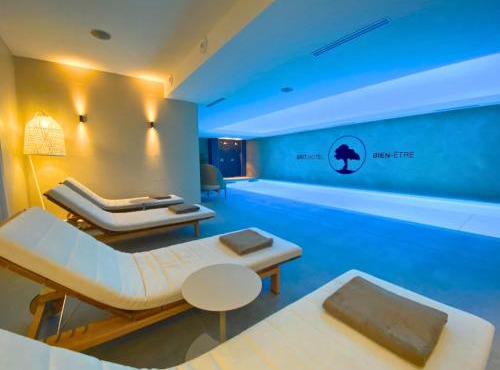 Brit Hotel Piscine & Spa - Fougères