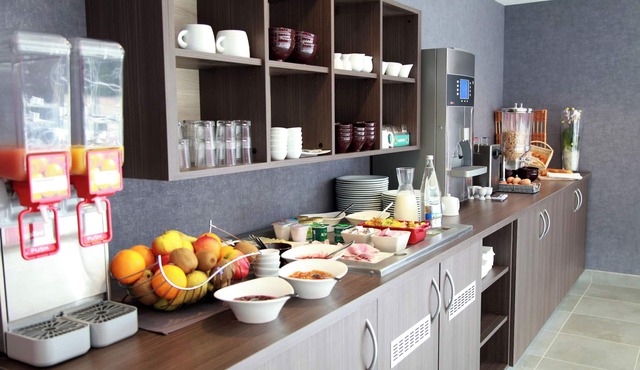 Brit Hotel Vannes-Theix