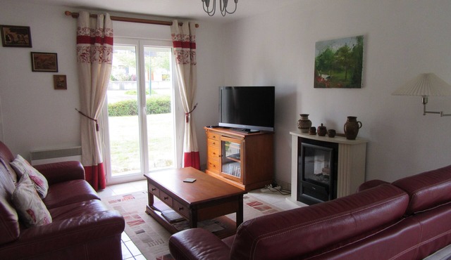 Brita Cottage in Beautiful Rochefort en Terre (Voted prettiest French village)