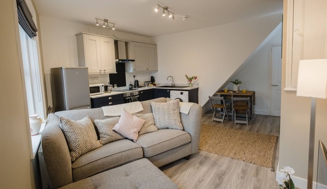 Britannia Road, Village Centre.