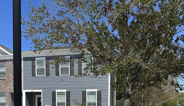 British House Book Lovers Inn