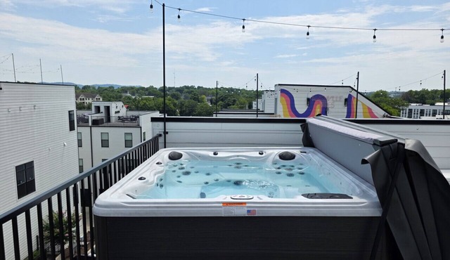 British Theme Downtown Nashville Hangout + Hot Tub