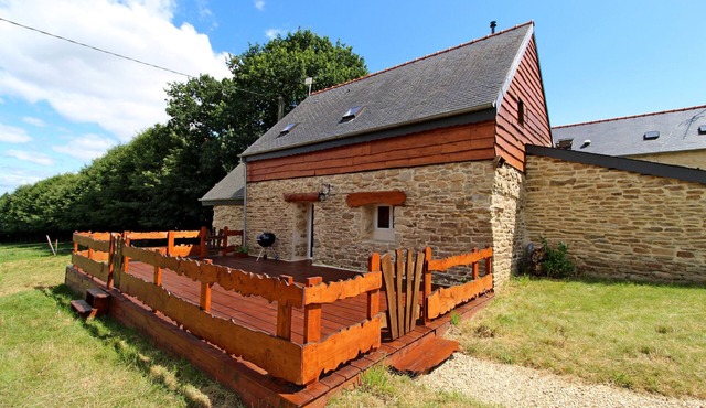 Brittany cottage "Tal ar Galonn" 4 to 10 people, welcome to the riders