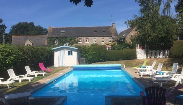 Brittany Country Retreat Sleeps 6. Heated Pool. Free Wifi. Pet Friendly