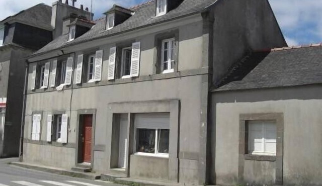 Brittany, Finistère, Armorique Regional Natural Park, High house with Garden