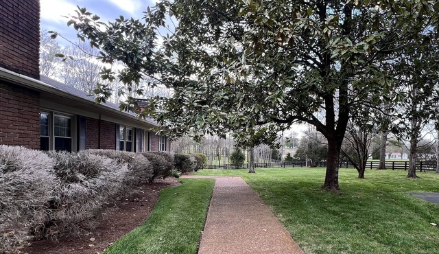 Britton Farms Guest House with gated entry and in-ground pool & MANY NEW UPDATES