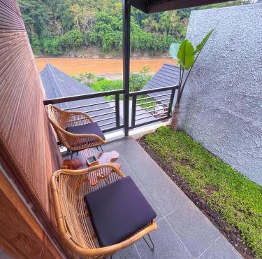 Briza La Barka Resort by Raminten
