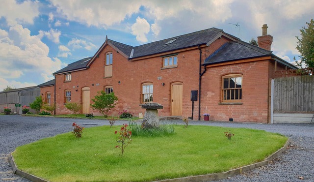 Broad Iron Cottage - Peace and tranquillity in a beautifully converted barn