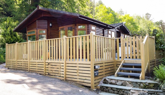 BROAD OAK LODGE, family friendly, with hot tub in Windermere
