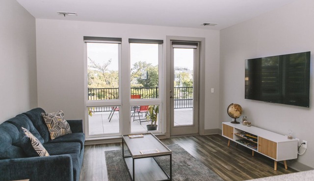 Broad Ripple 1BR w/Free Parking & Large Balcony