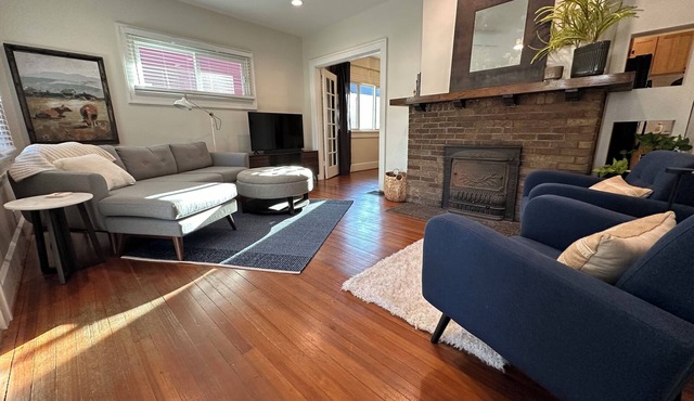 Broad Ripple Urban Flower Farm Bungalow - Cozy 2BR Near Downtown Indianapolis