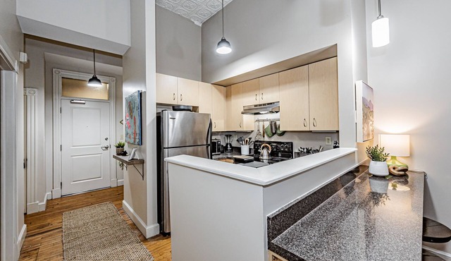 Broad Street Historic - Walk to restaurants/bars