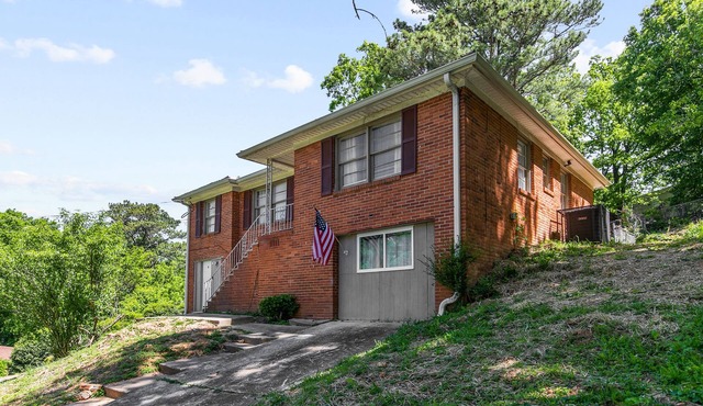 Broadmoor Brick Haven- 2 Units/Great for Groups
