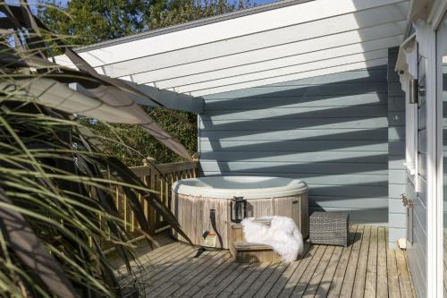 Broadpath, Great Field Lodges