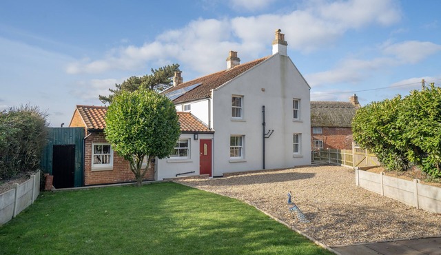 Broads Cottage by East Ruston Cottages