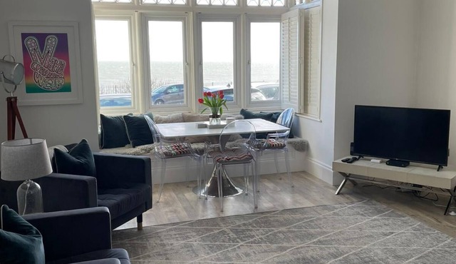 Broadstairs Apartment With Sea Views