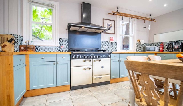 Broadstairs | Spacious Heritage House | 5Beds