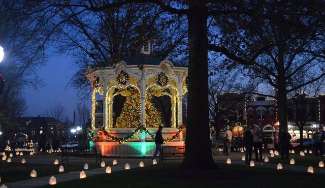 Broadway House Vacation Home, Medina Ohio New! 6 BDRM, 2 Blocks from Town Square