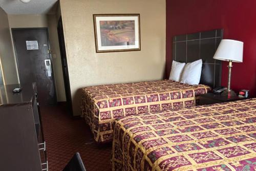 Broadway INN & SUITES OKC