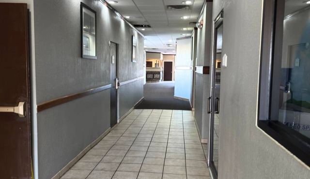 Broadway Inn & Suites OKC