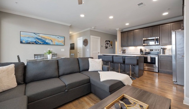Broadway Stay 2BR in The Nations Breweries