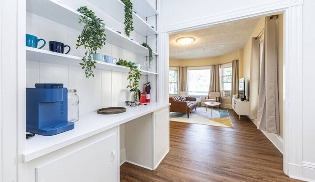 Broadway Vibes Only 1BR 2 Beds Best Location