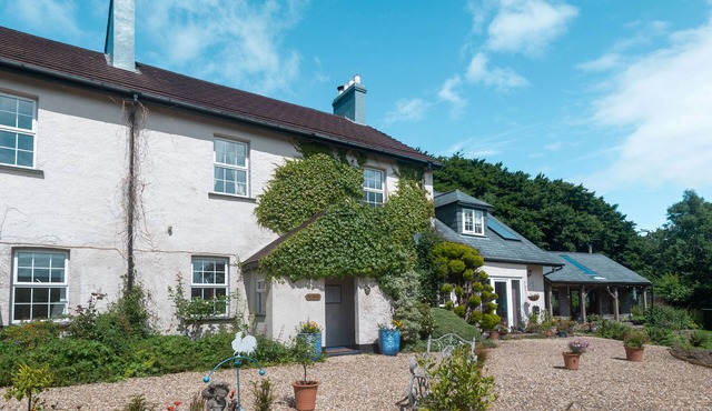 BROKAN @ FOURWINDS, family friendly, with open fire in Okehampton