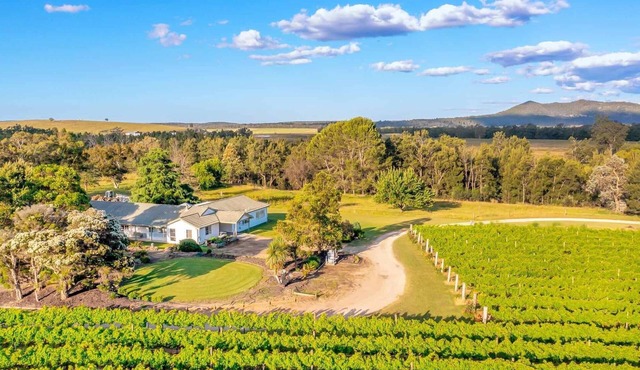 Broke in the Vines - 6 bedroom farmhouse on working vineyard