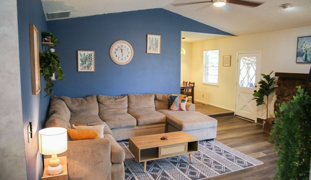 Broken Arrow Home -Cozy Design, Family Friendly