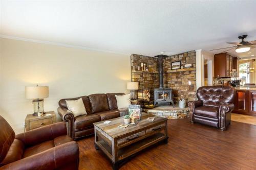 Broken Bow Getaway Pet Friendly Midtown