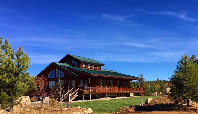 Broken Ridge Ranch - Massive home, sleeps 34 guests w/hot tub, game room, air conditioning