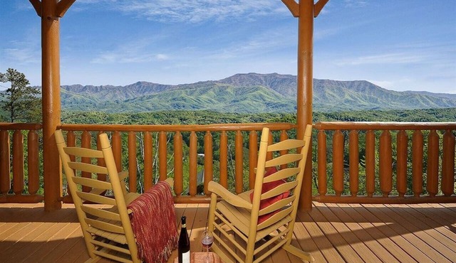 Broken Spoke is a great cabin with an awesome View