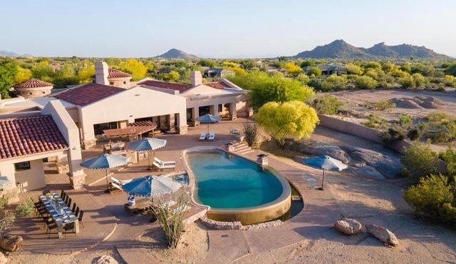 Bronco by AvantStay Incredible Views w Pool Hot Tub Outdoor Kitchen Game Room Movie Room