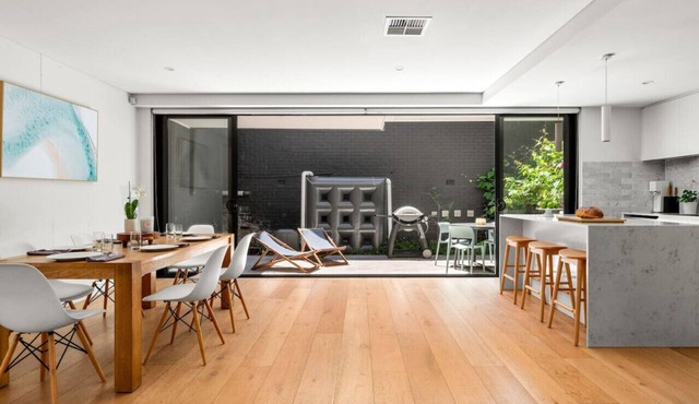 Bronte beach family home