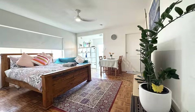 Bronte beach studio in Sydney's Best Suburb Apt 6