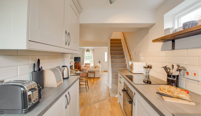 Brook Cottage - Two Bedroom House, Sleeps 4