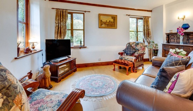 Brook Hall Lodge - Two Bedroom Chalet, Sleeps 4